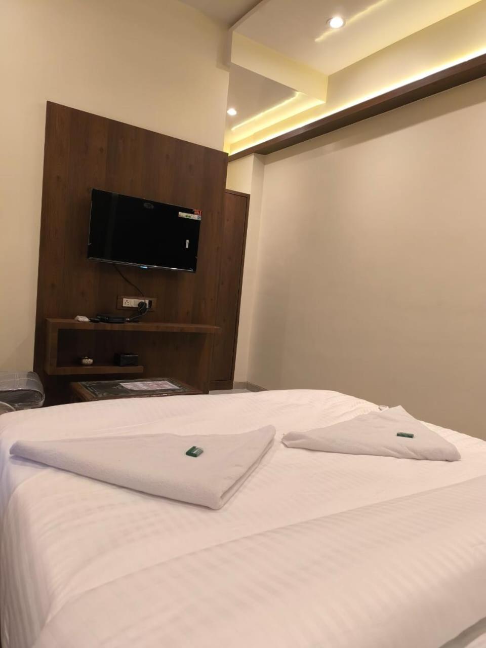 Sharan Residency Hotel Navi Mumbai Eksteriør billede