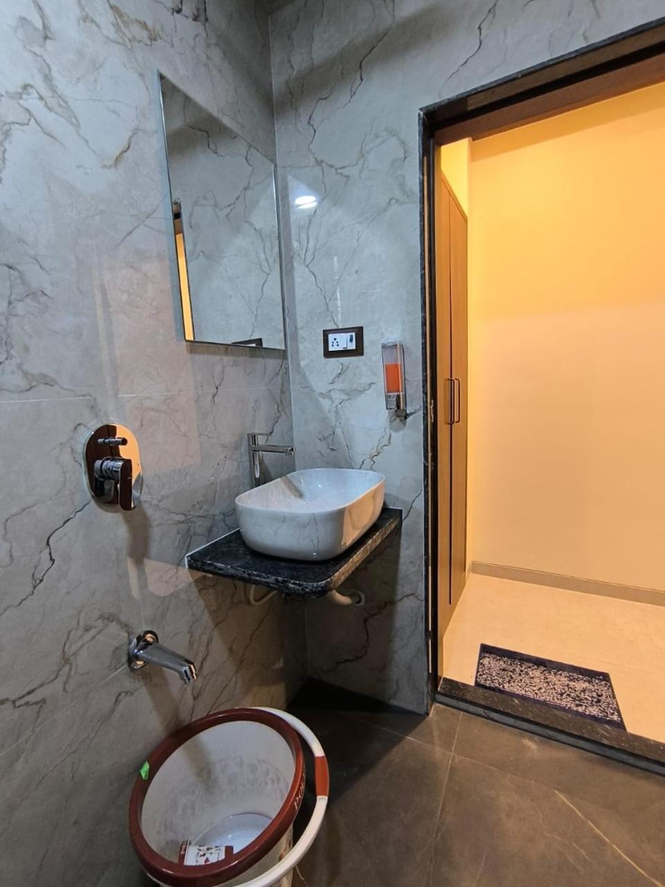 Sharan Residency Hotel Navi Mumbai Eksteriør billede
